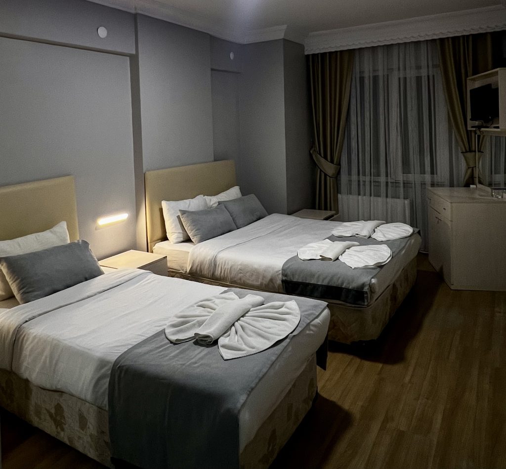 Grand Aka Hotel: Kapaklı'da Konforun Adı